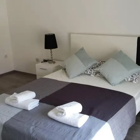 Splendid In The Center Apartment